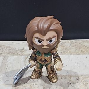 Funko Mystery Mini DC Comics Justice League AQUAMAN w Trident (Green Gold Armor)